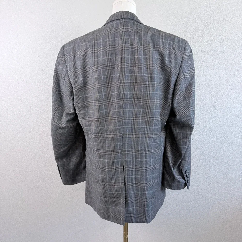 Jos A Bank Mens 38S Blazer Grey Glen Plaid 100% Wool 2 Button Sport Coat Jacket